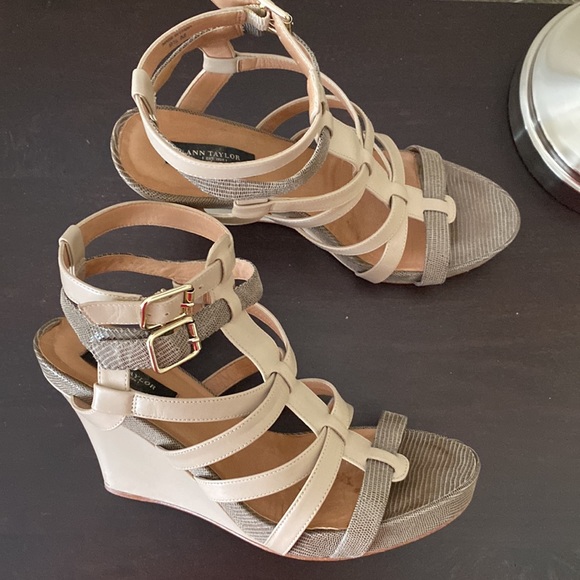 Ann Taylor Leather Platform Wedge Straps Sandals size 9.5 - Picture 5 of 10